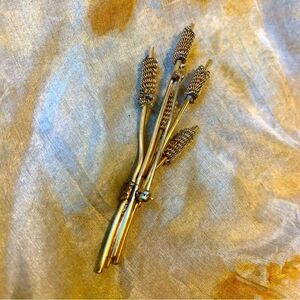 Vintage Gold Metal Floral Cattails Brooch Pin Costume Jewelry